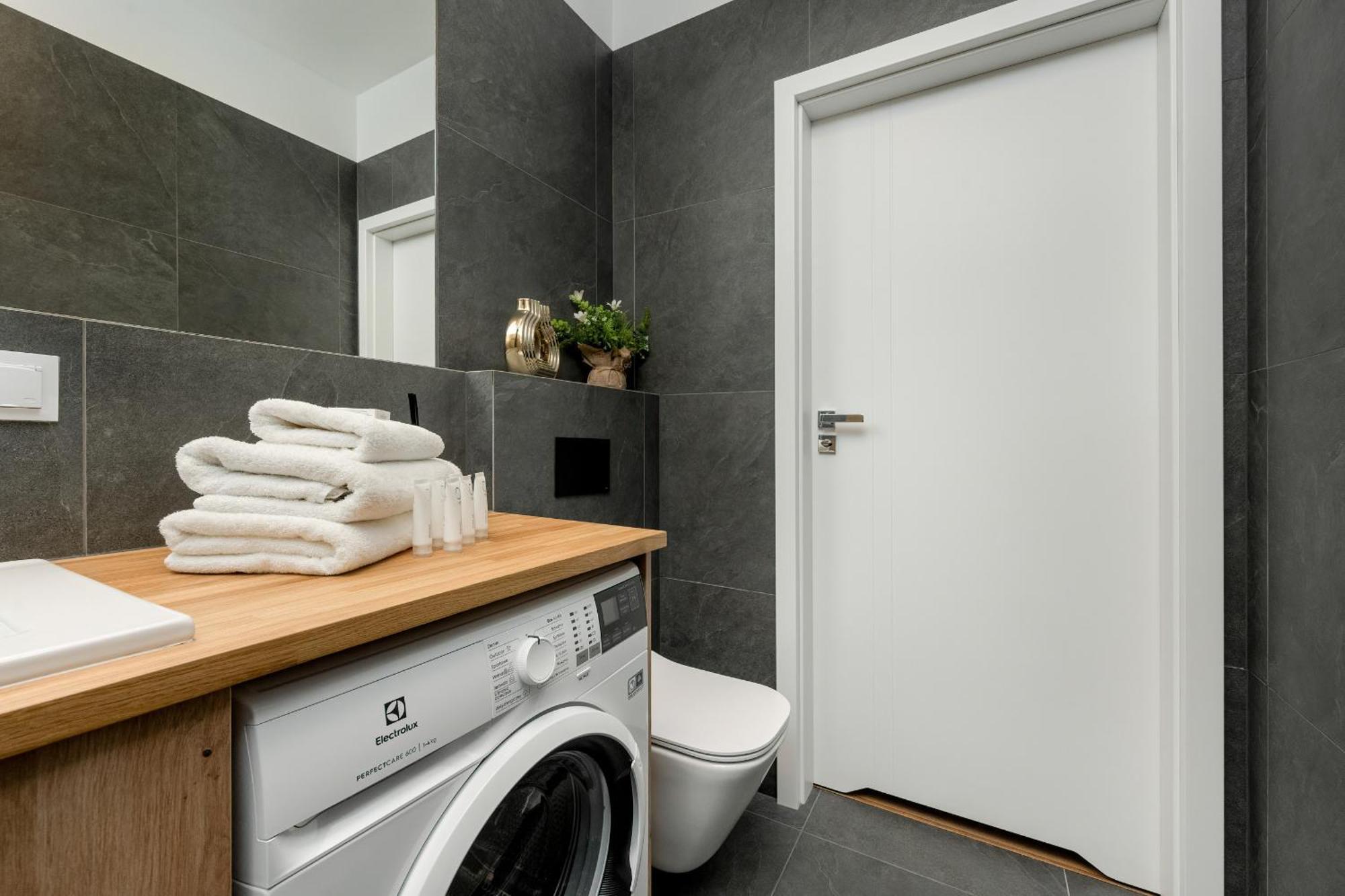 Apartament Mieszczanska Modern With Balcony & Free Parking By Renters